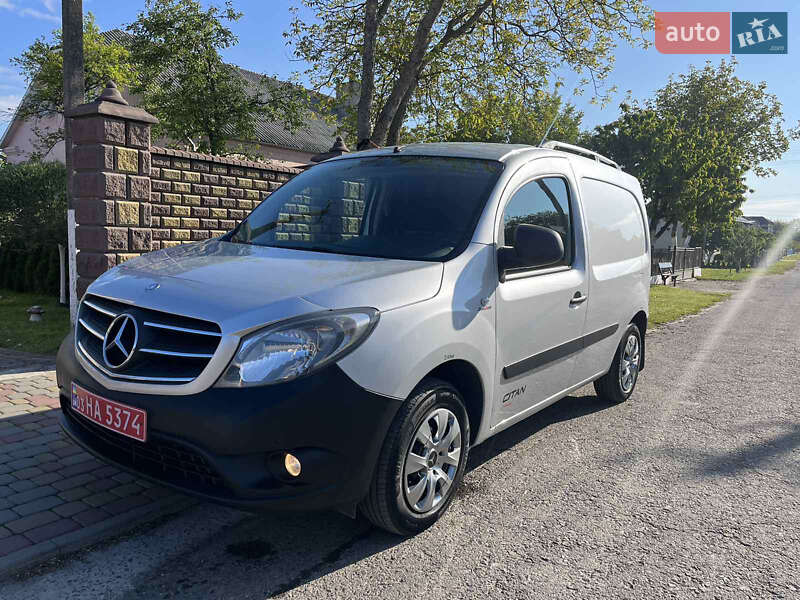 Вантажний фургон Mercedes-Benz Citan