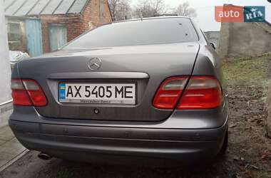 Mercedes-Benz CLK-Class  2002