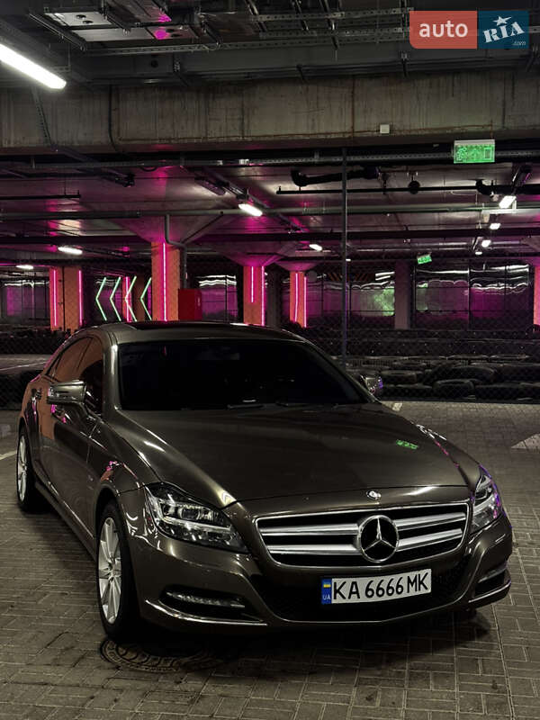 Седан Mercedes-Benz CLS-Class