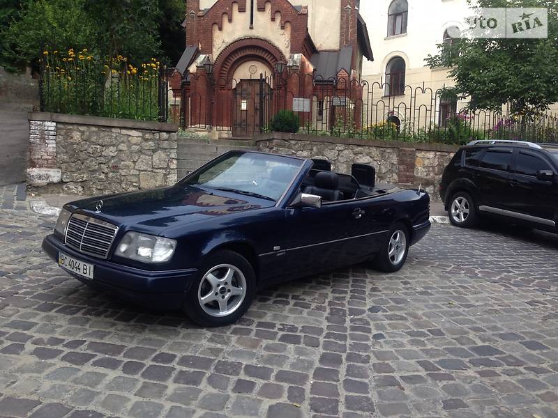 Кабріолет Mercedes-Benz E-Class