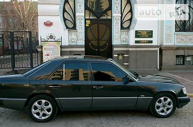 Mercedes-Benz E-Class  1993