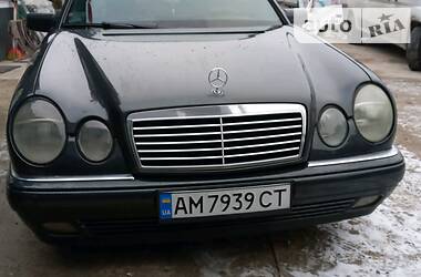 Mercedes-Benz E-Class  1996