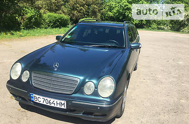 Mercedes-Benz E-Class  2001