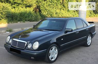 Mercedes-Benz E-Class  1998