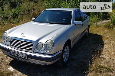 Mercedes-Benz E-Class  1999