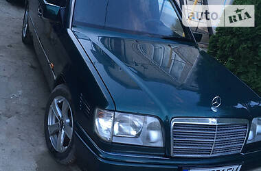 Mercedes-Benz E-Class  1995