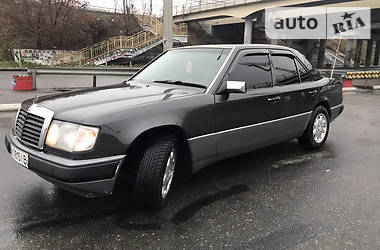 Mercedes-Benz E-Class  1989