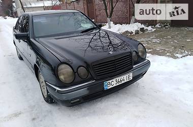 Mercedes-Benz E-Class  1996