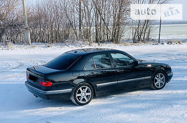 Mercedes-Benz E-Class elegance  2001