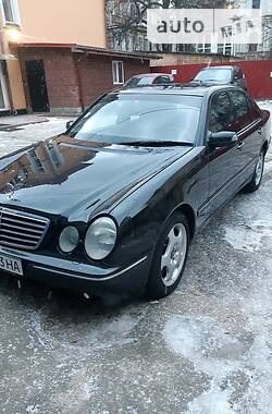 Mercedes-Benz E-Class 4Matic Avantgarde 2000