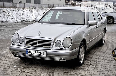 Mercedes-Benz E-Class  1997