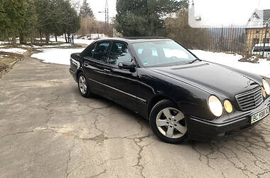 Mercedes-Benz E-Class  2001