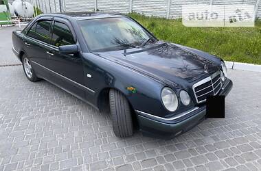 Mercedes-Benz E-Class  1997