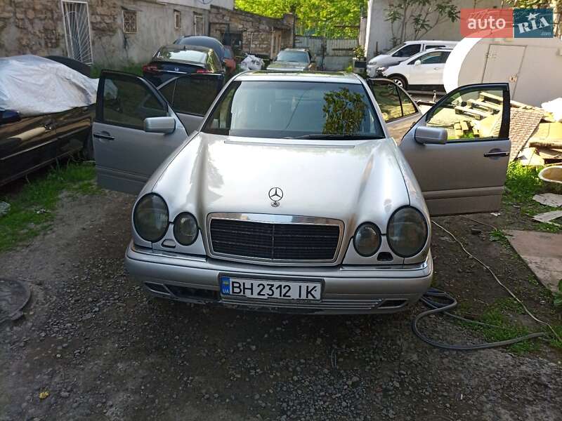 Mercedes E-Class 1997 року в Одесі