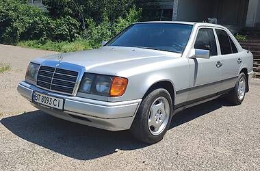 Mercedes-Benz E-Class  1989