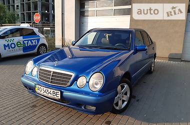 Mercedes-Benz E-Class  2001