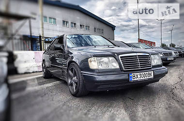 Mercedes-Benz E-Class  1995