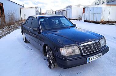 Mercedes-Benz E-Class  1994