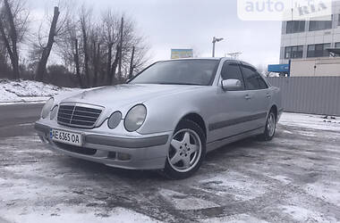 Mercedes-Benz E-Class  2000