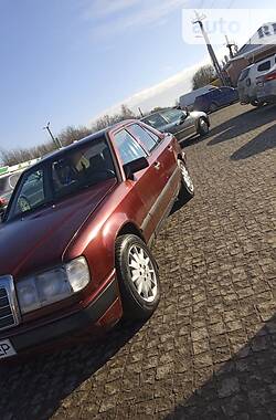 Mercedes-Benz E-Class  1989