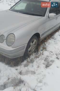 Mercedes-Benz E-Class  2002