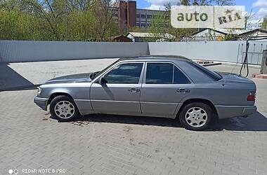 Mercedes-Benz E-Class  1989