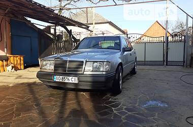 Mercedes-Benz E-Class  1988