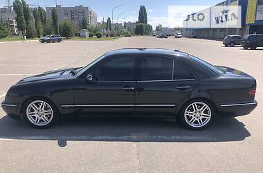 Mercedes-Benz E-Class  2001