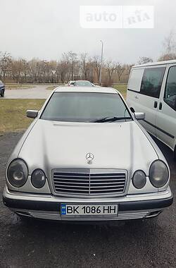 Mercedes-Benz E-Class  1998