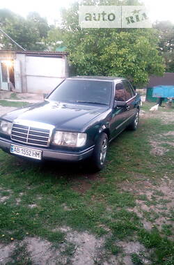 Mercedes-Benz E-Class  1986
