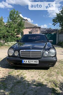 Mercedes-Benz E-Class  1996