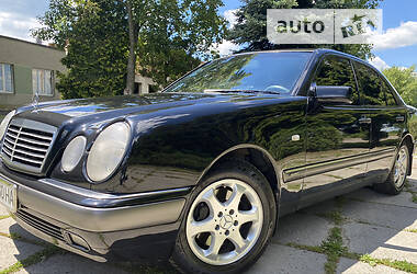 Mercedes-Benz E-Class  1998