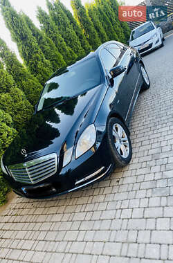 Mercedes-Benz E-Class Average  2011