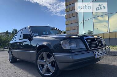 Mercedes-Benz E-Class  1995