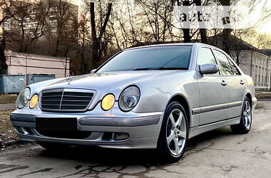 Mercedes-Benz E-Class 4MATIC 2002