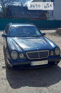 Mercedes-Benz E-Class  2001