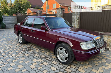 Mercedes-Benz E-Class  1992