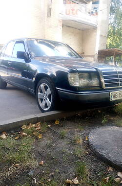 Mercedes-Benz E-Class  1988