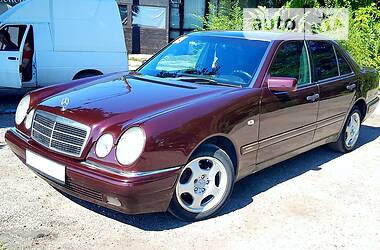 Mercedes-Benz E-Class Elegance 1996