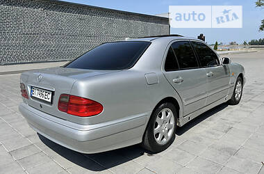 Mercedes-Benz E-Class Avantgarde 1998