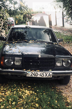 Mercedes-Benz E-Class  1976
