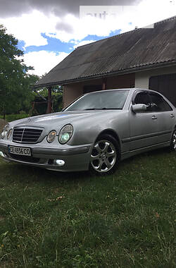 Mercedes-Benz E-Class  2001