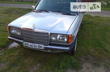 Mercedes-Benz E-Class  1983