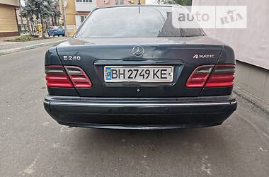 Mercedes-Benz E-Class  2001