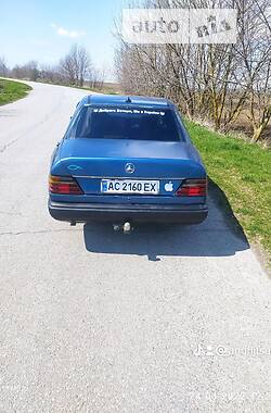 Mercedes-Benz E-Class E 1989