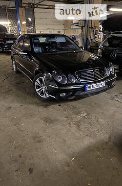 Mercedes-Benz E-Class  2004