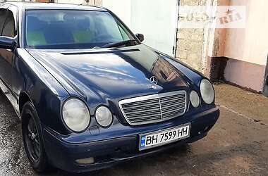 Mercedes-Benz E-Class  2001