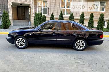 Mercedes-Benz E-Class  1996