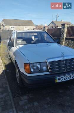 Mercedes-Benz E-Class  1986