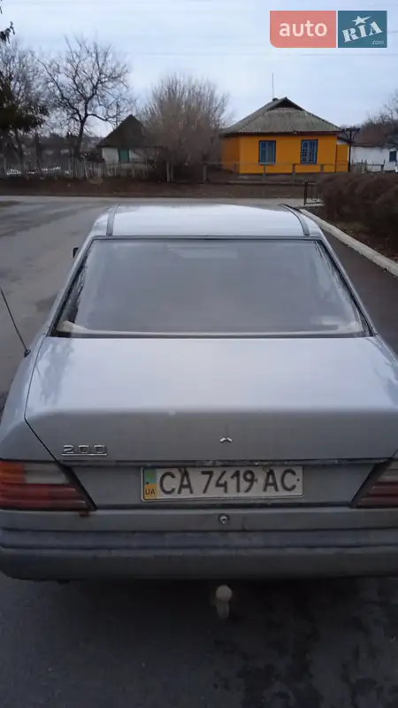 Mercedes-Benz E-Class 1989